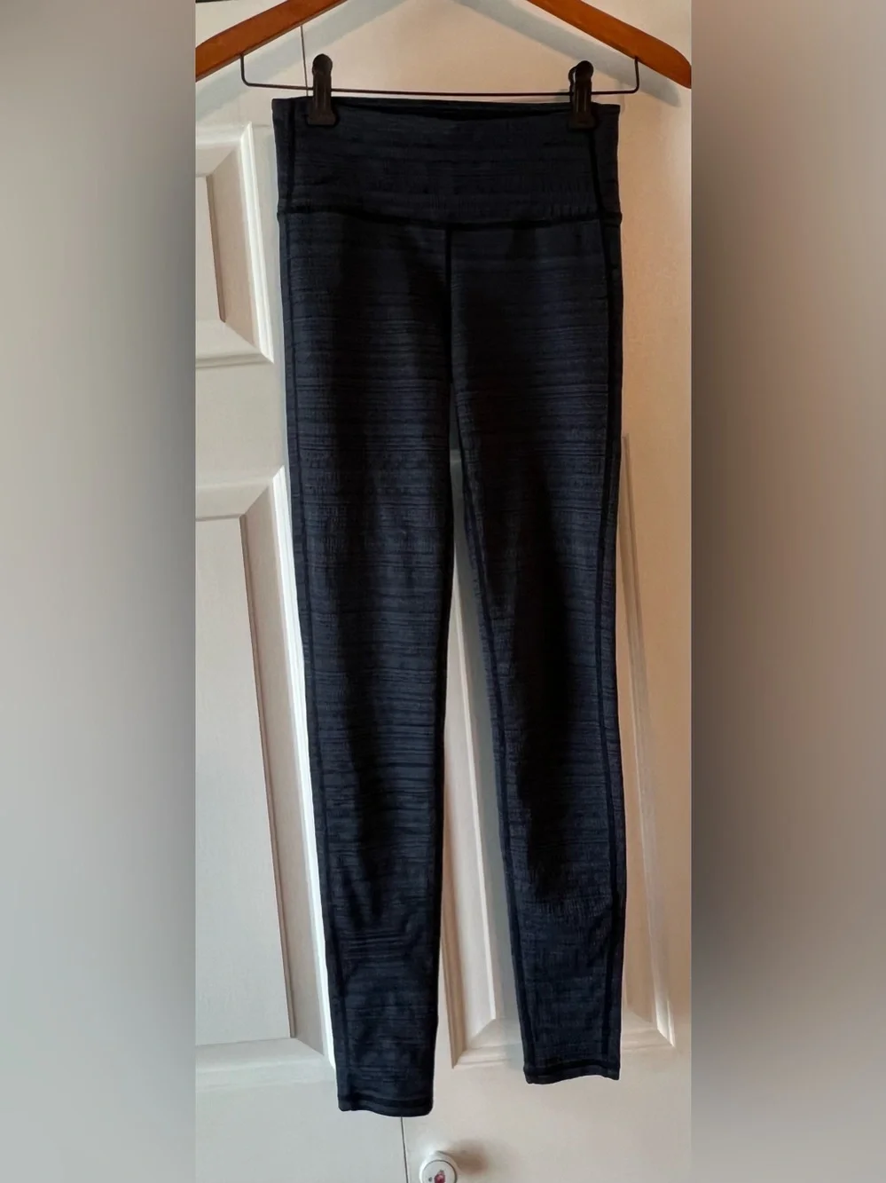 Athleta Chaturanga Navy Full Length Yoga Leggings Tights EUC XS #2606